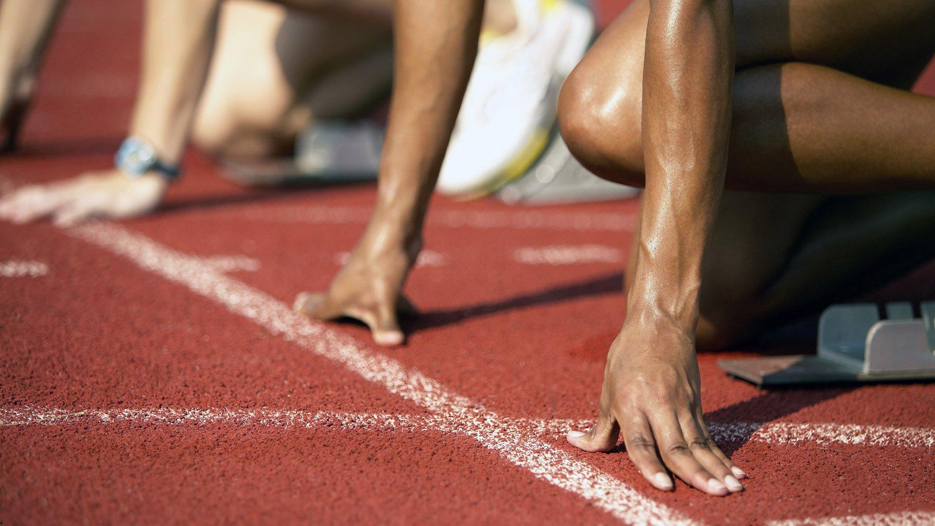 新援11号表现低迷遭质疑，孔帕尼放话不努力就退货！拜仁夏窗引援陷价值争议